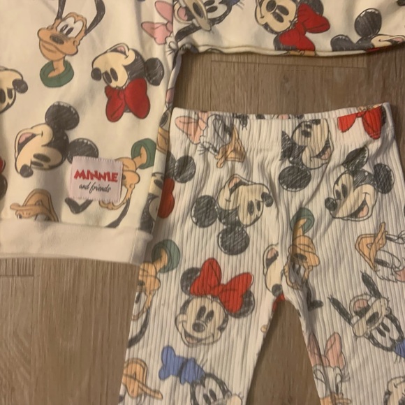 Disney Girl's Size 3T Adorable Outfit With Disney Characters Print - Picture 7 of 8